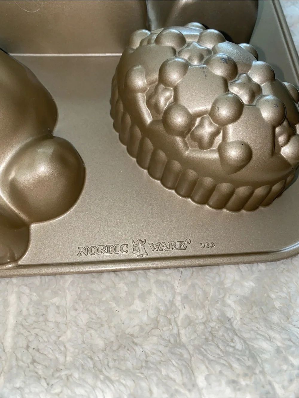 Nordic Ware Bunny Cake Pan Easter Rabbit Egg Mold 9.5 Cup USA